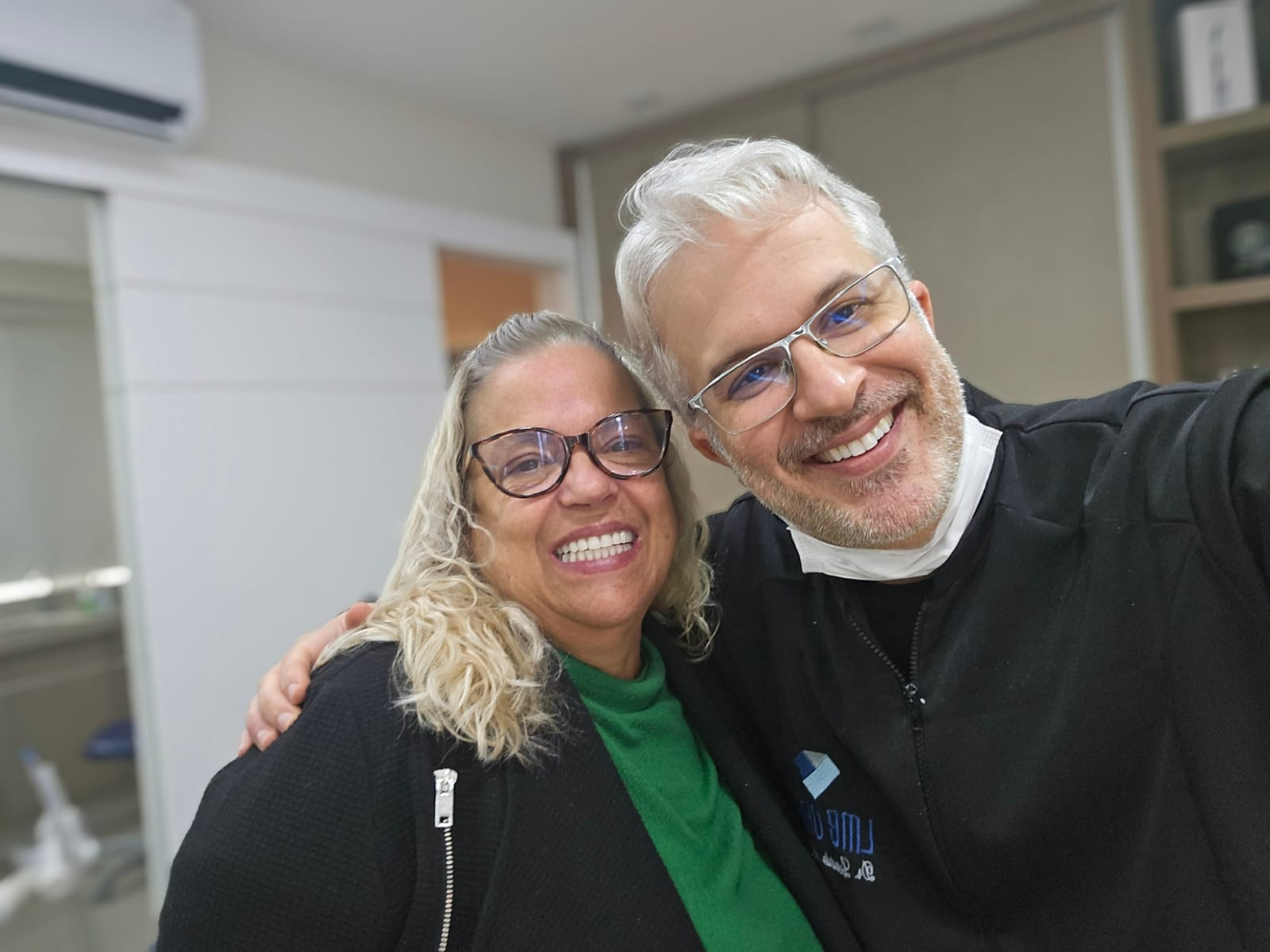 Paciente e Dr. Leonardo da Motta Borges
