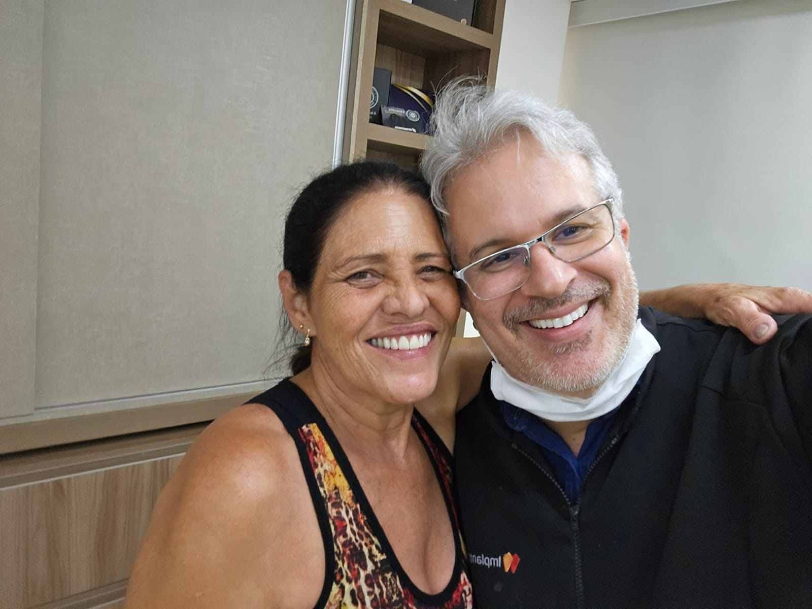 Paciente e Dr. Leonardo da Motta Borges